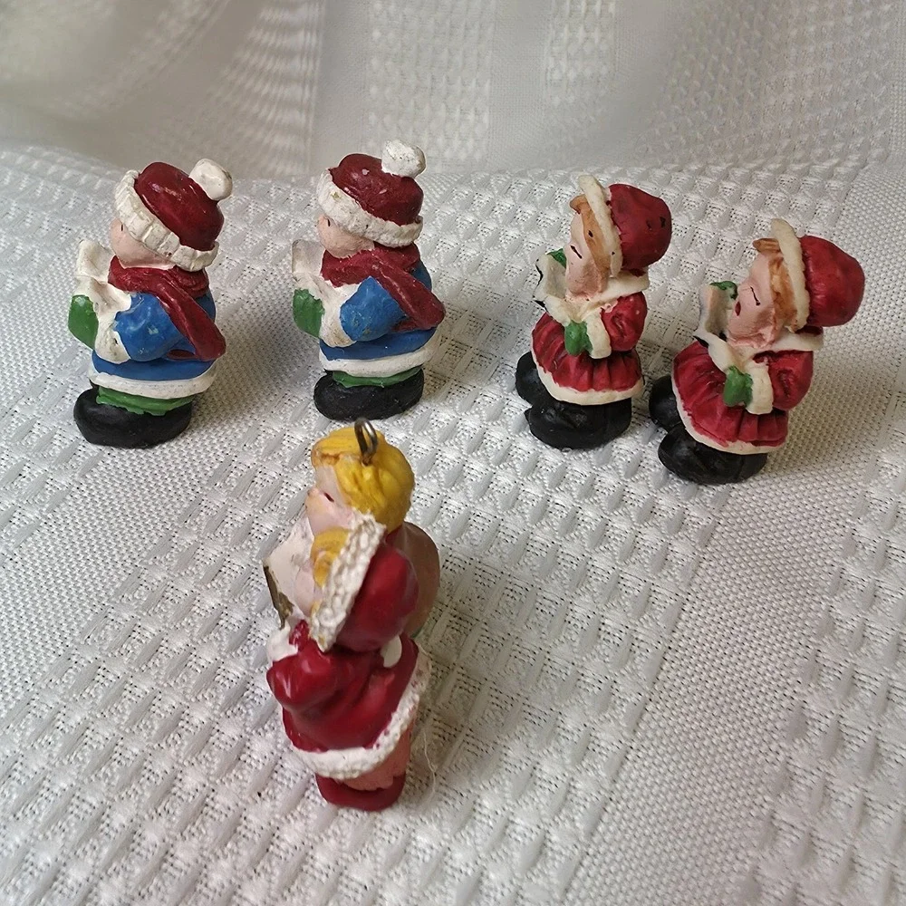 Caroling Children Christmas Village Vintage Ceramic‎ Figurines Hand Painted